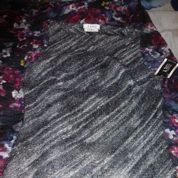 A.  Byer Festive Golden metallic  Peacock Sleeveless Blouse - M NEW - Picture 5 of 10